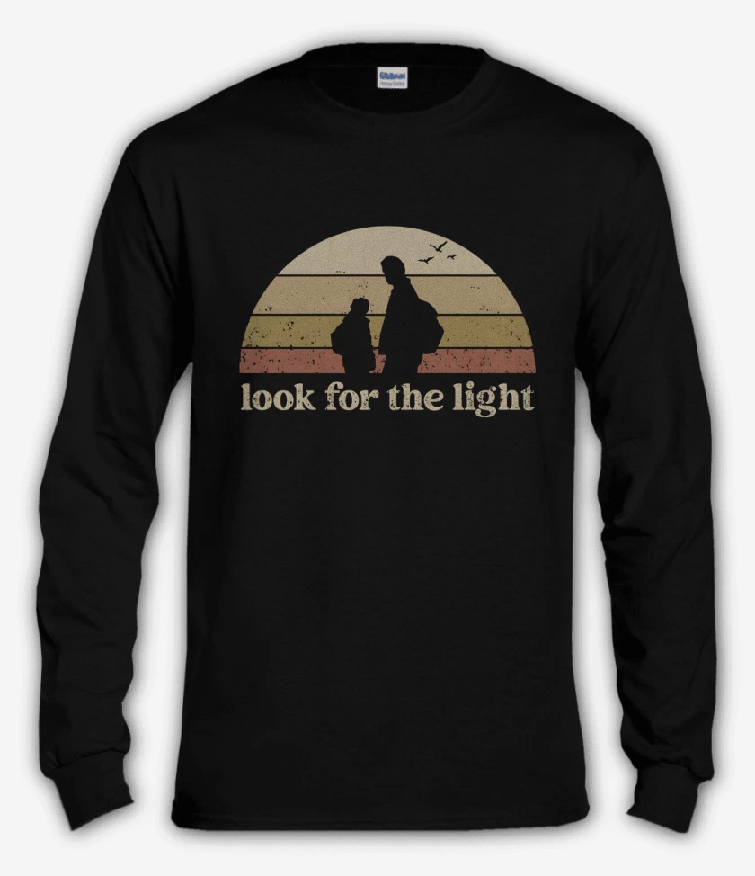 Polera manga larga Negro de Look For The Light Retro