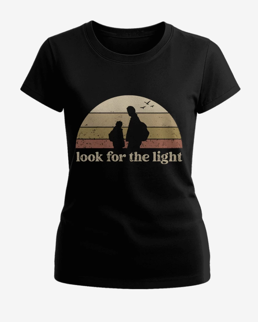 Polera de Mujer Negro de Look For The Light Retro