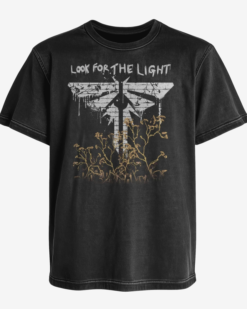 Polera desgastada A la Luz de las Esporas
