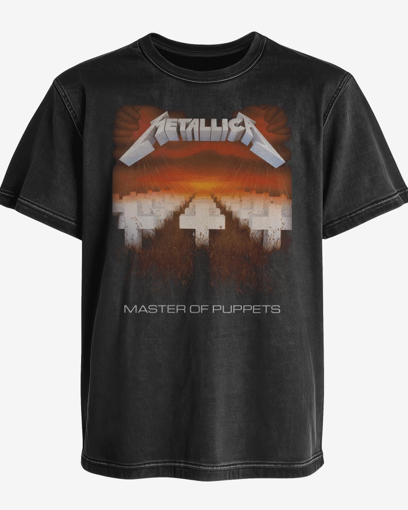 Polera desgastada Master of Puppets