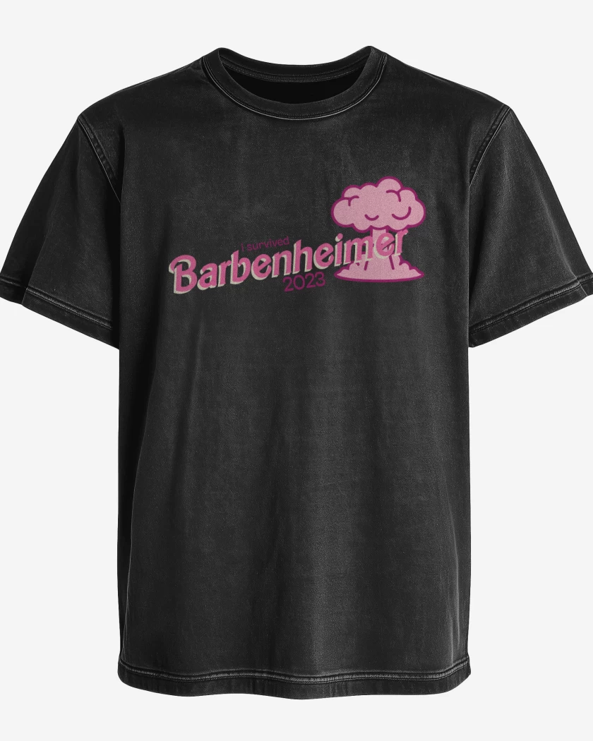 Polera desgastada Negro de I Survived Barbenheimer 2023