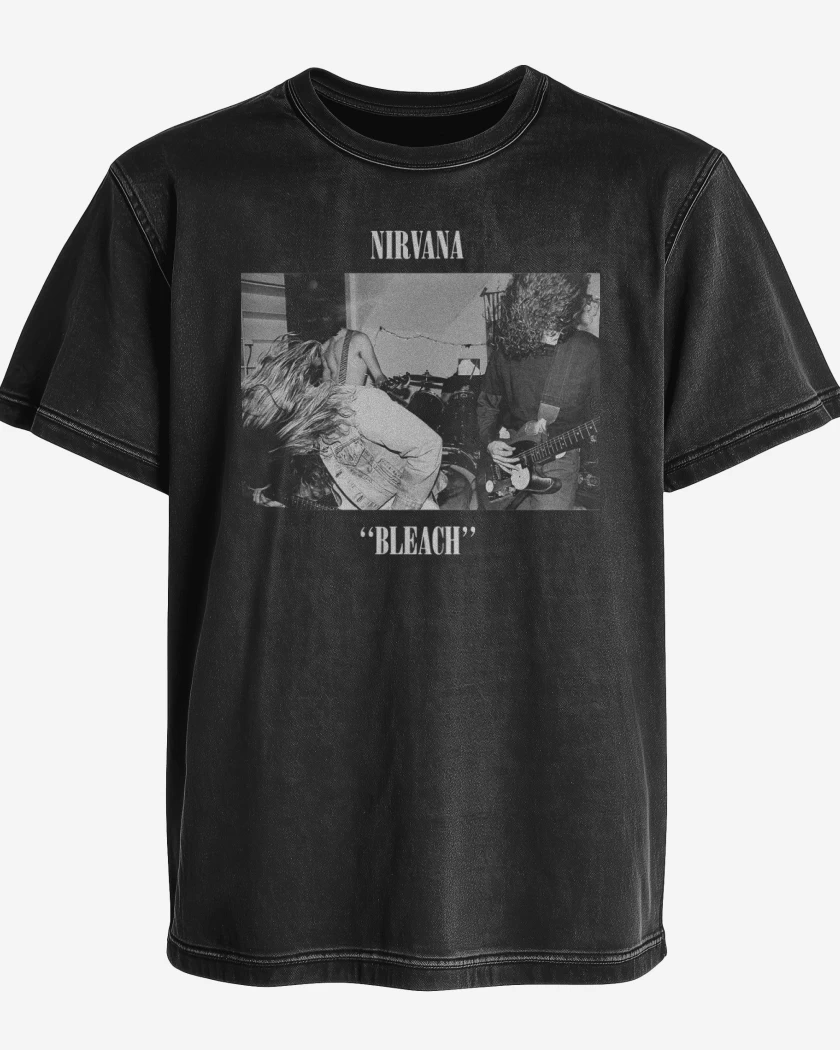Polera desgastada Negro de Nirvana Bleach II