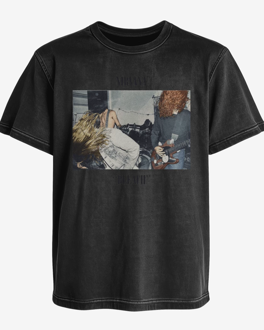 Polera desgastada Negro de Nirvana Bleach Color