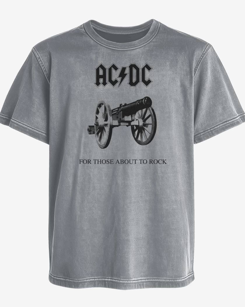 Polera desgastada For Those About to Rock